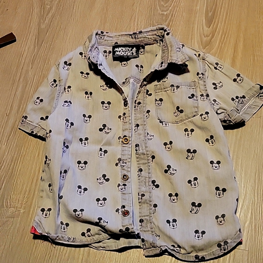 Mackey Mouse button down shirt size 5/6